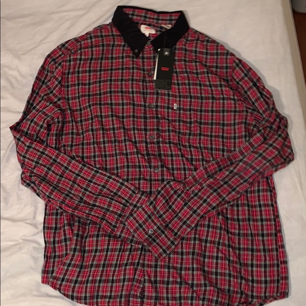 Levi’s plaid flannel